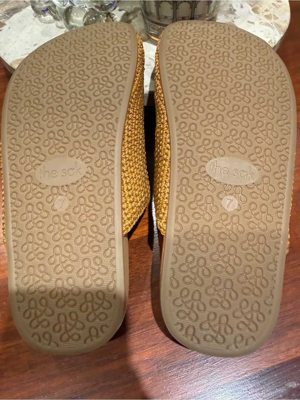 The Sak Bolinas Crochet Clog Mustard Gold Sz 7 NWOB - Picture 4 of 4